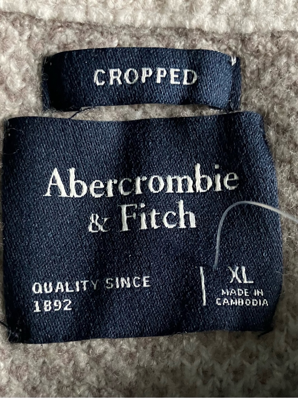 Abercrombie & Fitch Beige Crewneck Sweater with Multicolor Ski Embroidery - Picture 3 of 4